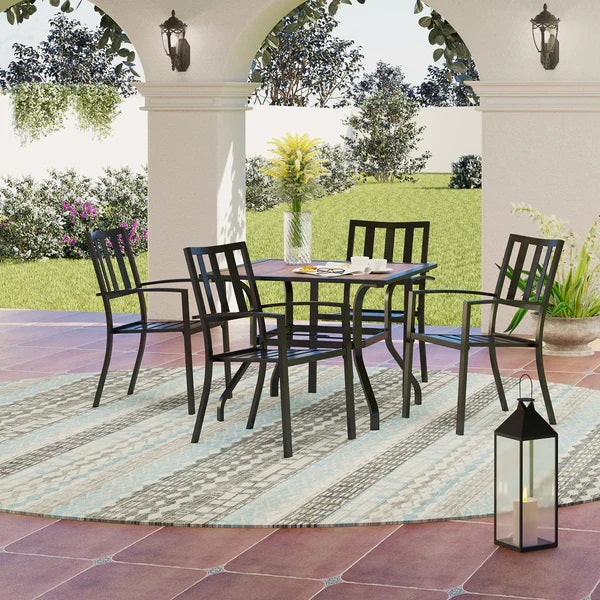 PHI VILLA 5-teiliges Terrassen-Ess-Set aus Metallstahl mit 1 Tisch in Holzoptik und 4 Stapelbaren Stühlen mit Muster